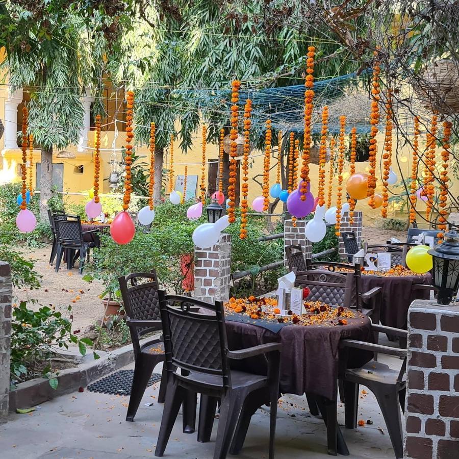 Il Padrino Hotel Pushkar Exteriör bild