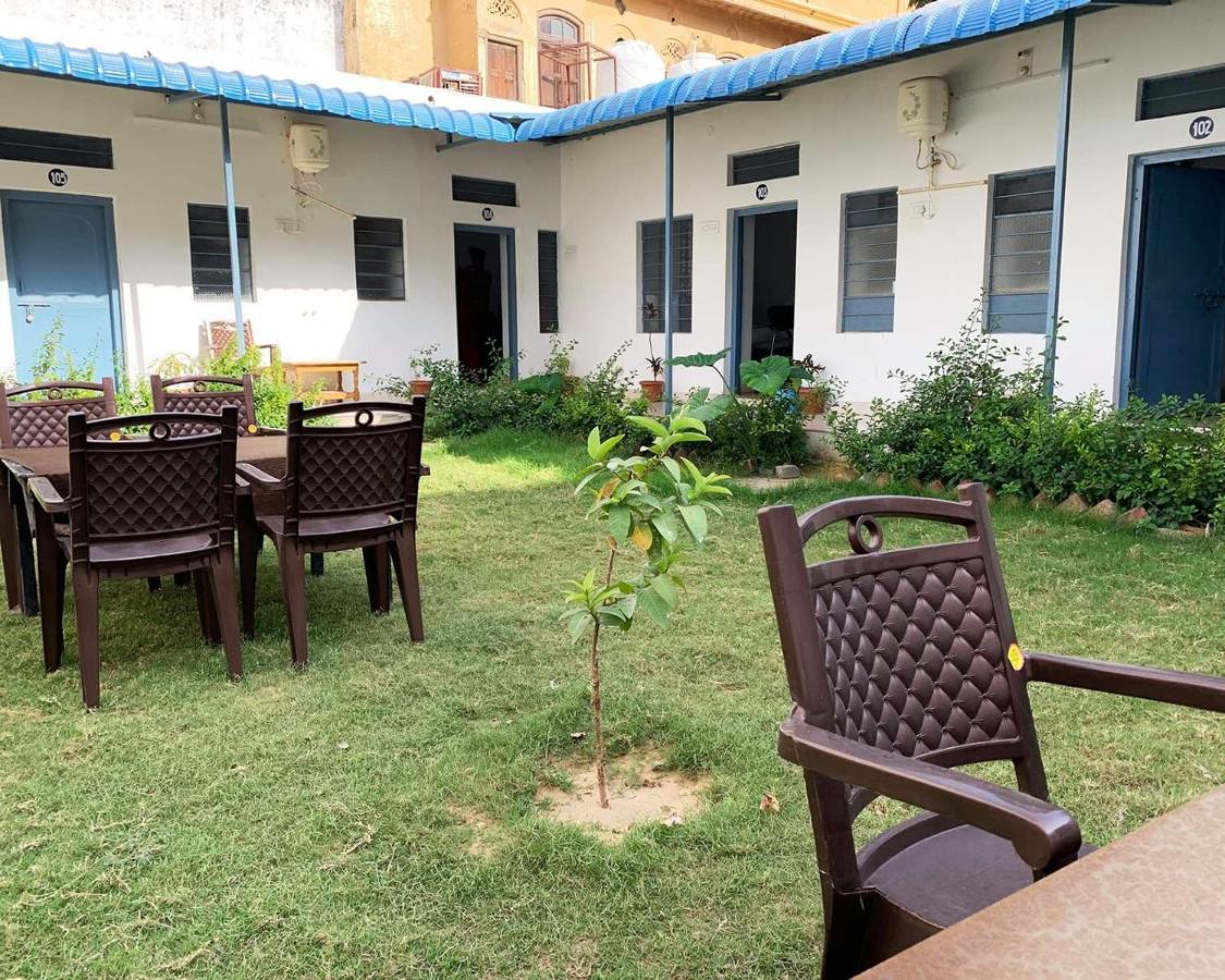 Il Padrino Hotel Pushkar Exteriör bild