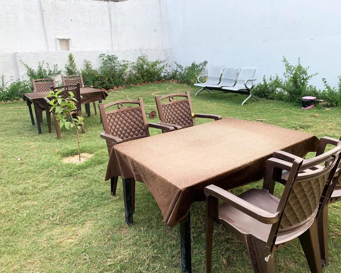 Il Padrino Hotel Pushkar Exteriör bild