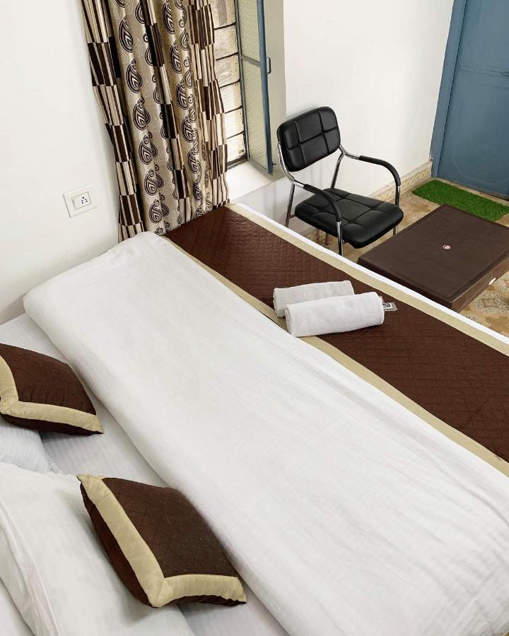 Il Padrino Hotel Pushkar Exteriör bild